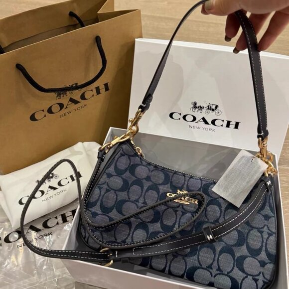 Coach Teri Shoulder Bag In Signature Denim - Picture 1 of 6